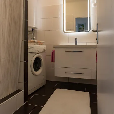 Flataid Cityapartment Zentrum-citypark شقة